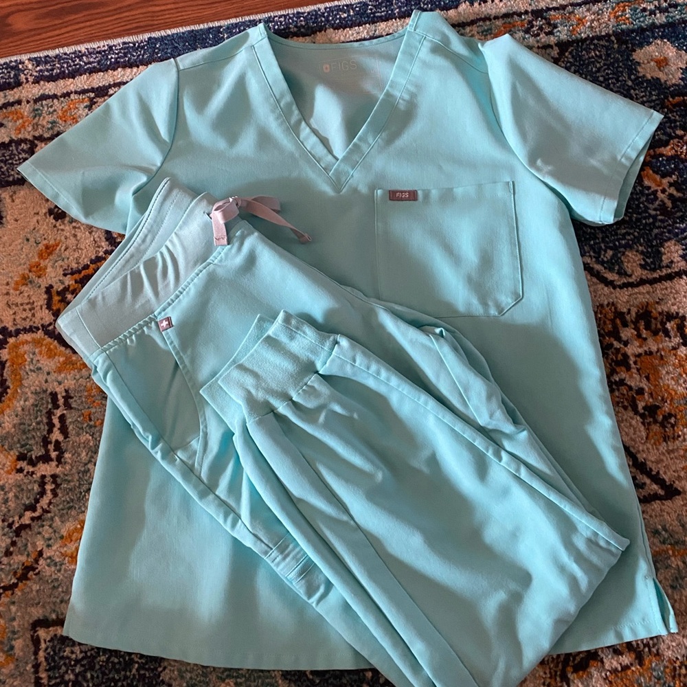 Medium FIGS scrubs